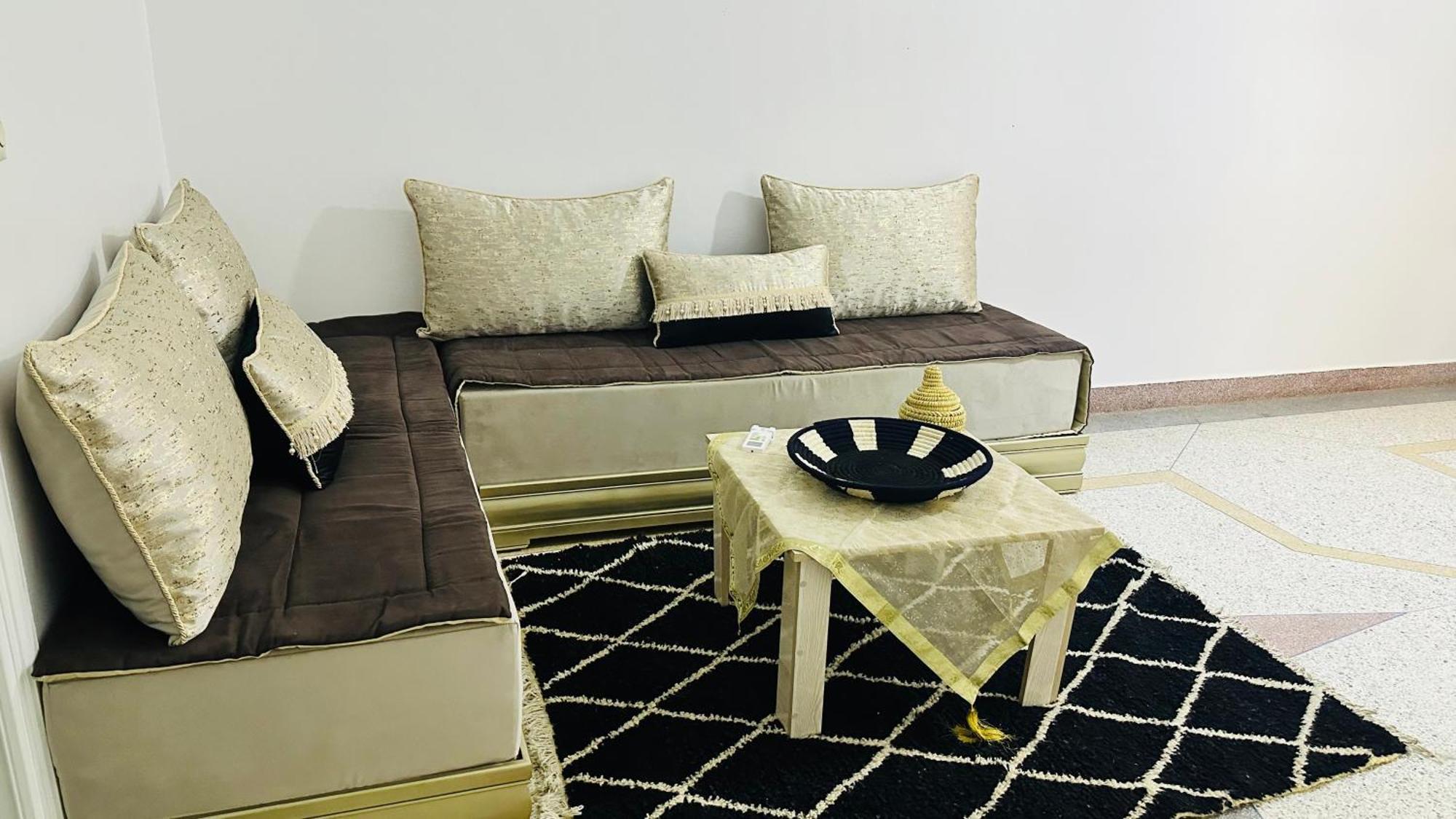 Karaz Homestay Grand Appartement Avec Rooftop Monte Arrouit Eksteriør bilde